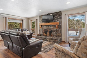 Secluded Stay in a Wonderful Creekside Getaway